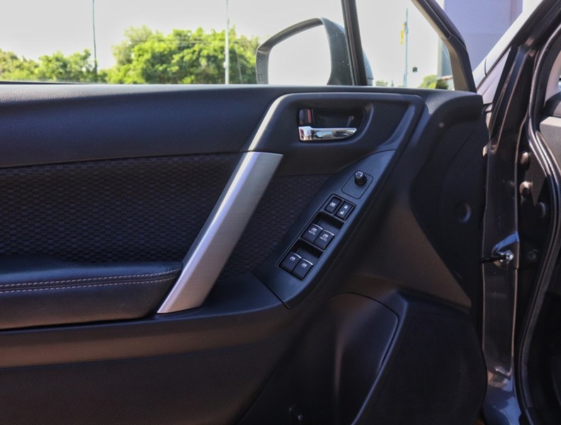 2018 Subaru Forester 2.5i Touring CVT w/EyeSight Pkg