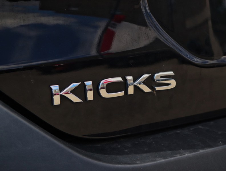 2020 Nissan Kicks S FWD