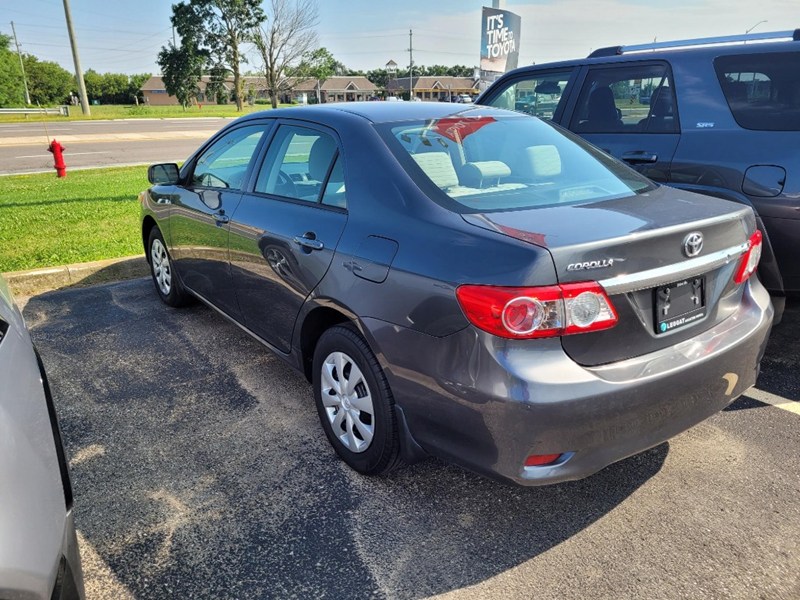 2011 Toyota Corolla 4dr Sdn Man CE