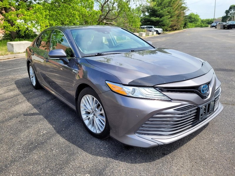 2020 Toyota Camry Hybrid Hybrid XLE Auto