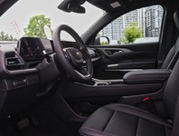 2027 Chevrolet Traverse AWD 4dr LT