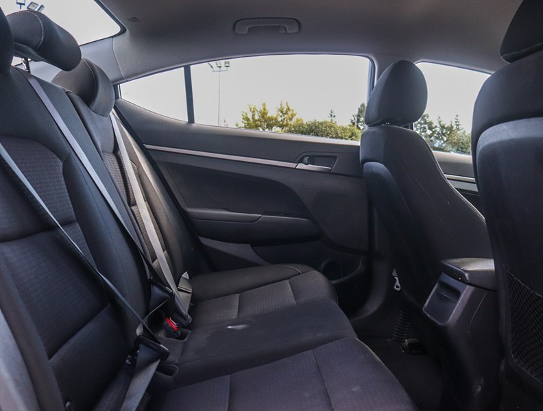2017 Hyundai Elantra 4dr Sdn Auto LE