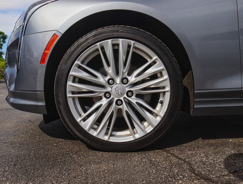 2022 Cadillac CT4 4dr Sdn Premium Luxury