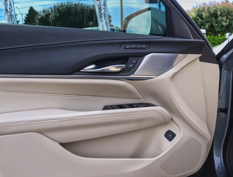 2022 Cadillac CT4 4dr Sdn Premium Luxury
