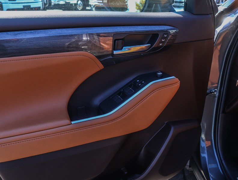 2022 Toyota Highlander LIMITED | NEWBRAKES | 2SETSOFTIRES | NOCLAIM | 4WD