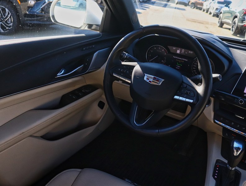 2023 Cadillac CT4 4dr Sdn Premium Luxury
