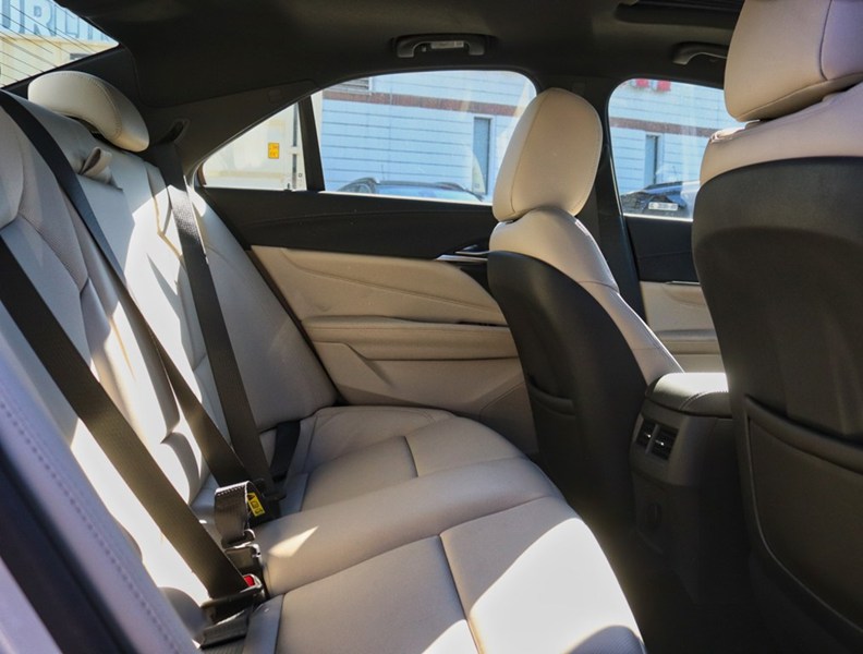 2023 Cadillac CT4 4dr Sdn Premium Luxury