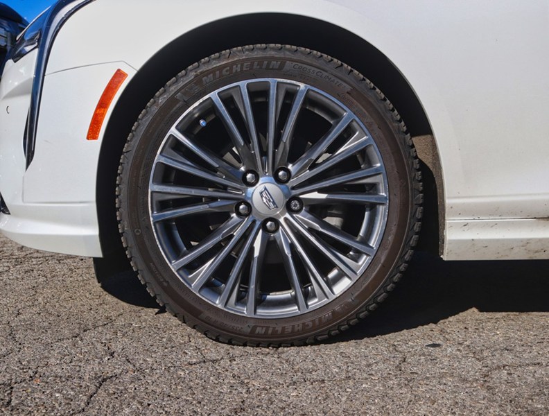 2023 Cadillac CT4 4dr Sdn Premium Luxury