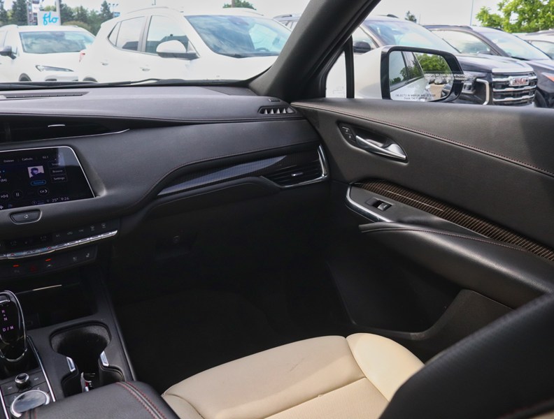 2023 Cadillac XT4 AWD 4dr Sport