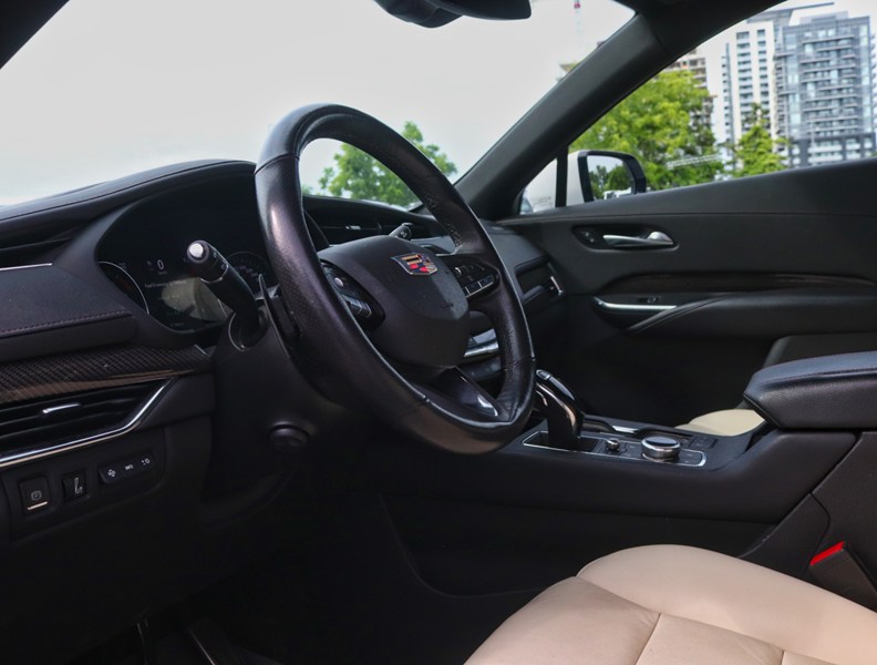 2023 Cadillac XT4 AWD 4dr Sport