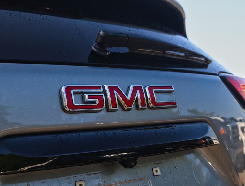 2023 GMC Terrain AWD 4dr SLE
