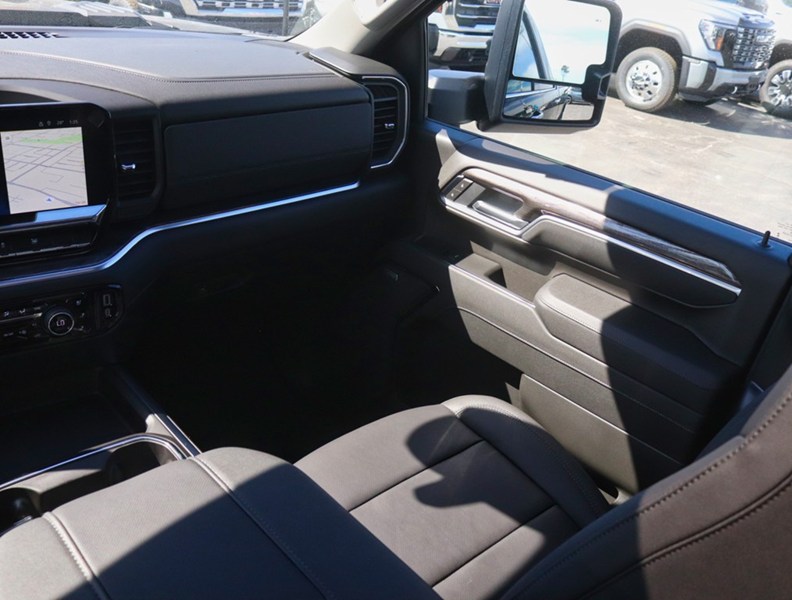 2026 Chevrolet Silverado 3500HD 4WD Crew Cab 172