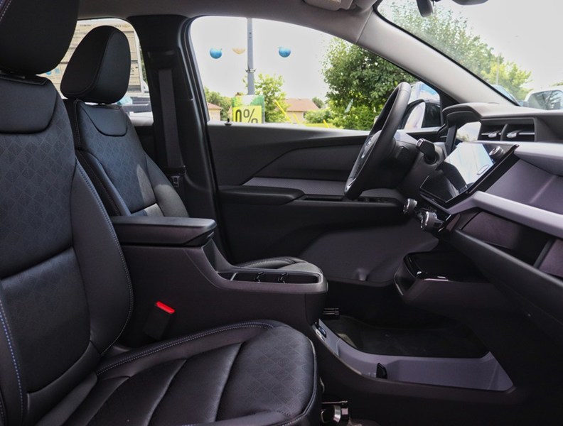 2027 Chevrolet Bolt FWD 4dr LT