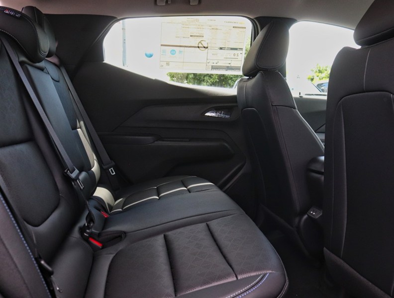 2027 Chevrolet Bolt FWD 4dr LT