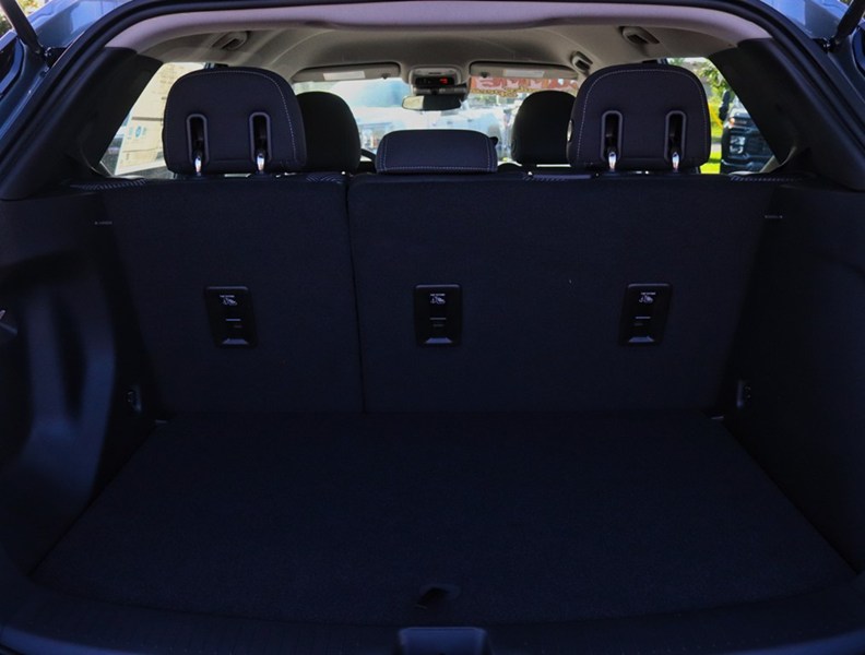 2027 Chevrolet Bolt FWD 4dr LT