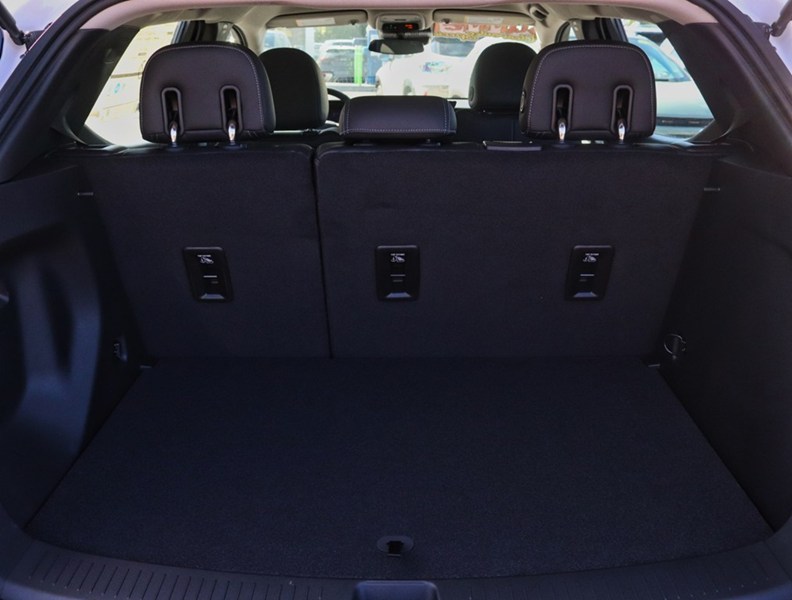 2027 Chevrolet Bolt FWD 4dr LT