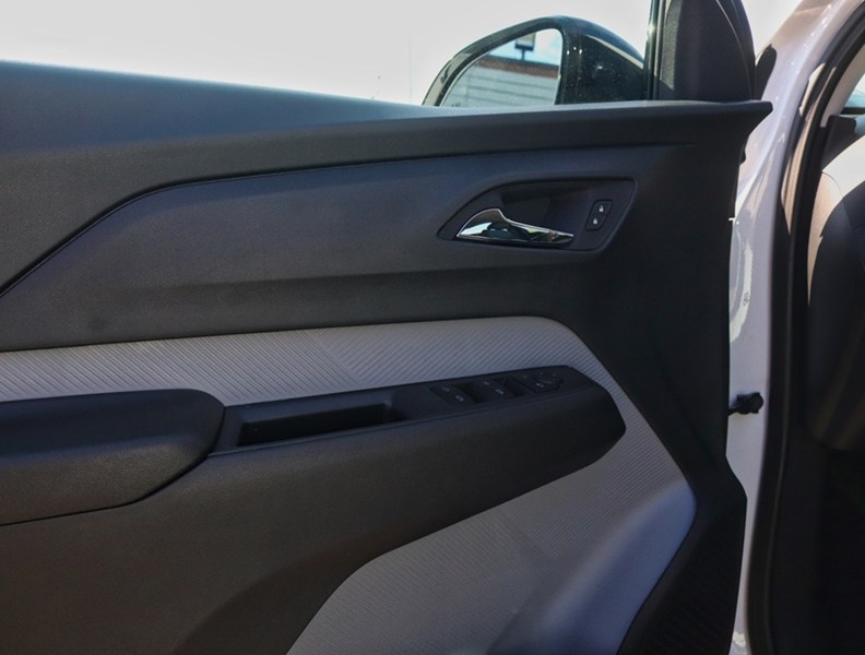 2027 Chevrolet Bolt FWD 4dr LT