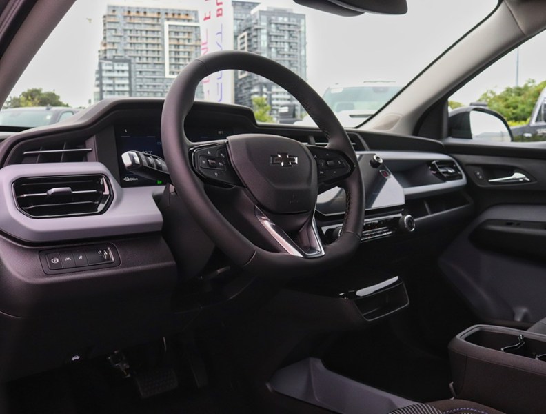 2027 Chevrolet Bolt FWD 4dr LT