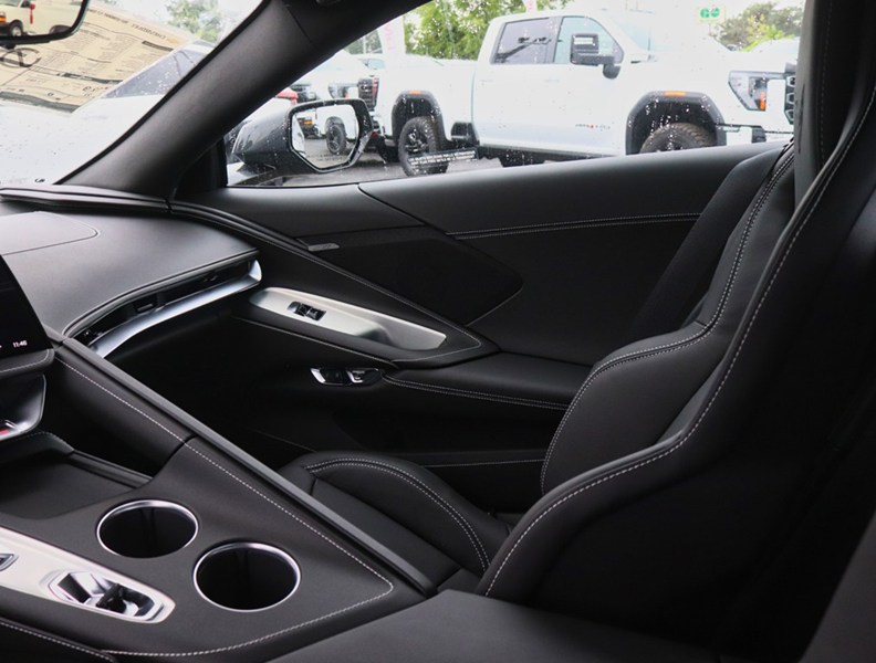 2027 Chevrolet Corvette 2dr Stingray Conv w/1LT