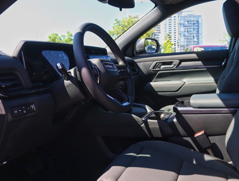 2027 GMC Terrain AWD 4dr AT4