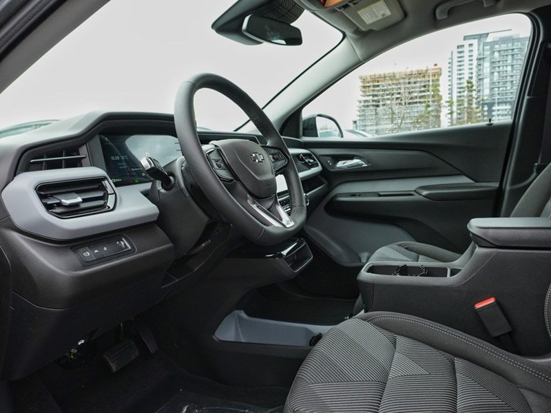 2027 Chevrolet Bolt FWD 4dr LT