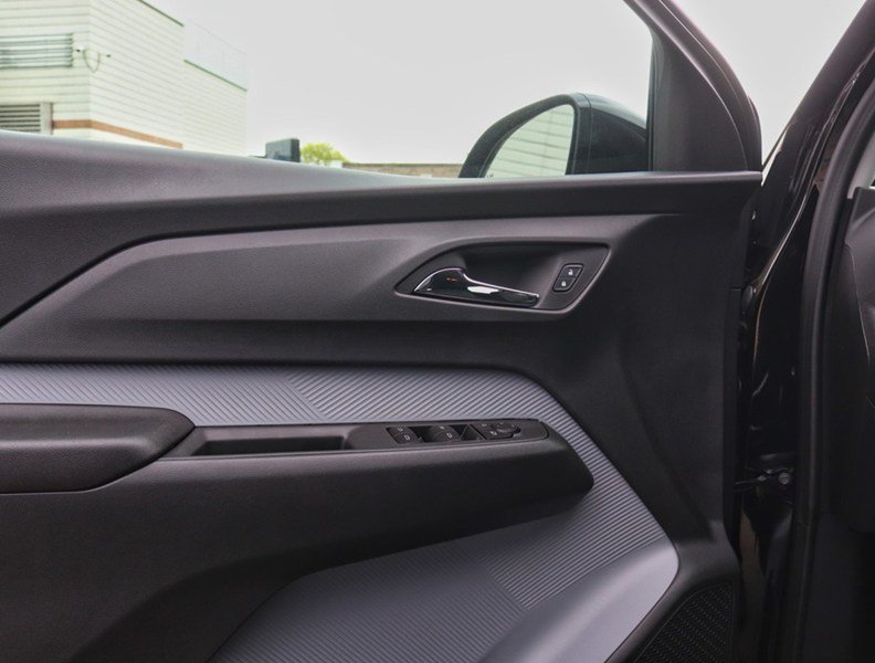 2027 Chevrolet Bolt FWD 4dr LT