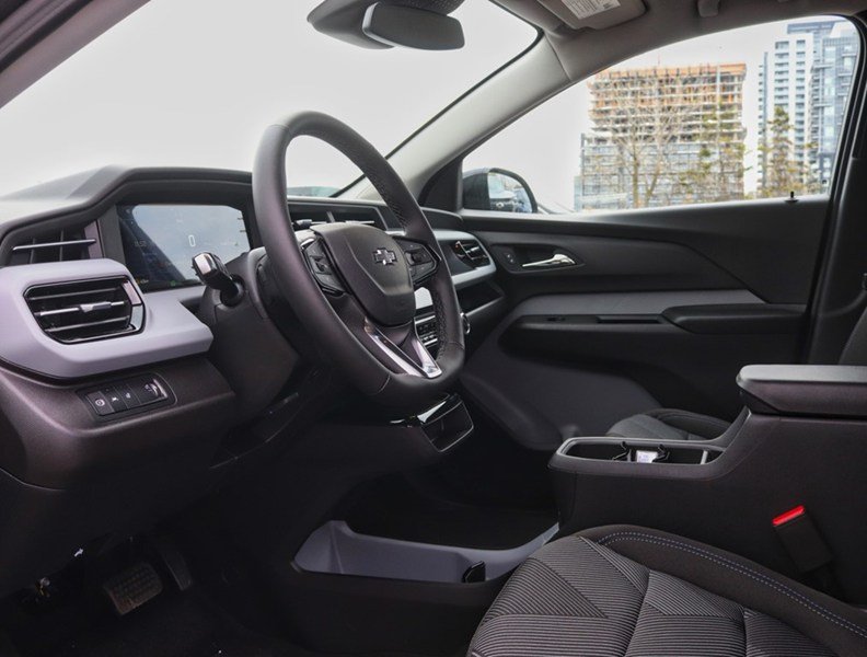2027 Chevrolet Bolt FWD 4dr LT