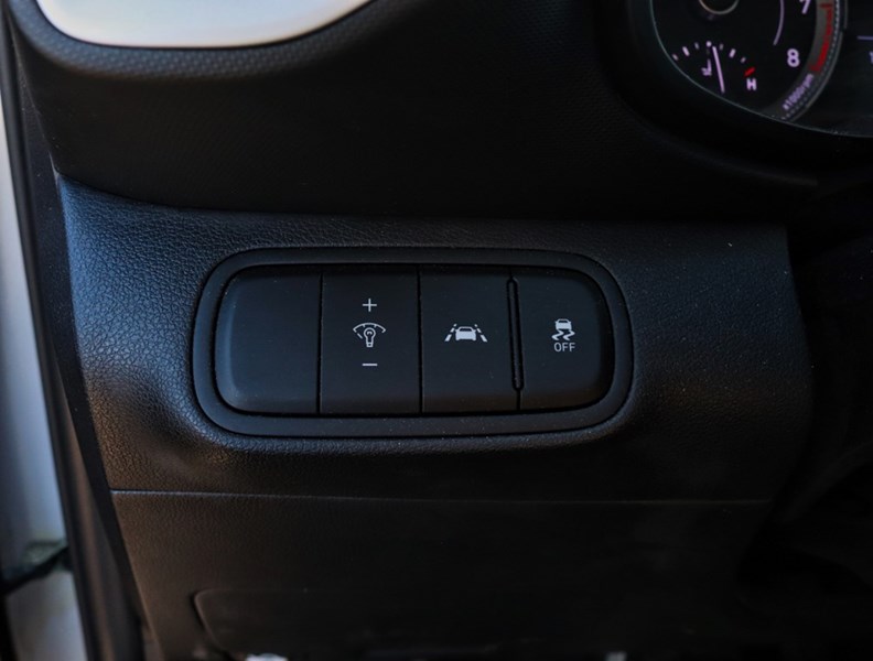 2020 Hyundai Venue Ultimate | 1.6L | NAV | ROOF | BLIS | REMOTE START