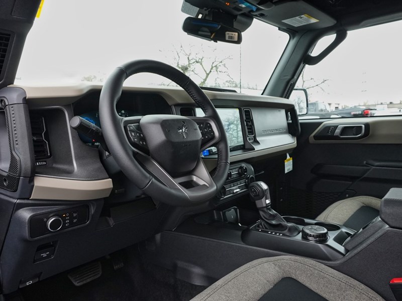 2026 Ford Bronco Big Bend | 4x4 | 2.3L | HARD TOP | SIDE STEP
