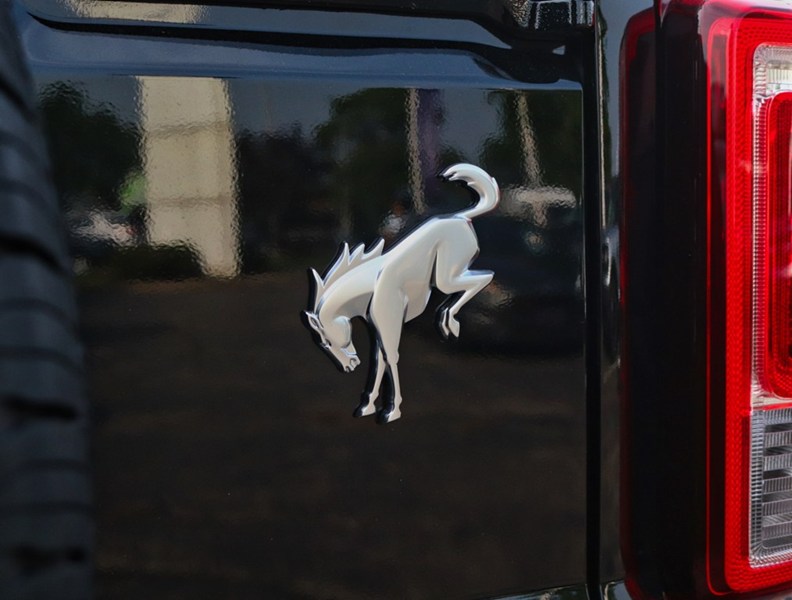 2026 Ford Bronco Base | 4X4 | 2.3L | AUTO | HARD TOP | SD HD LNR