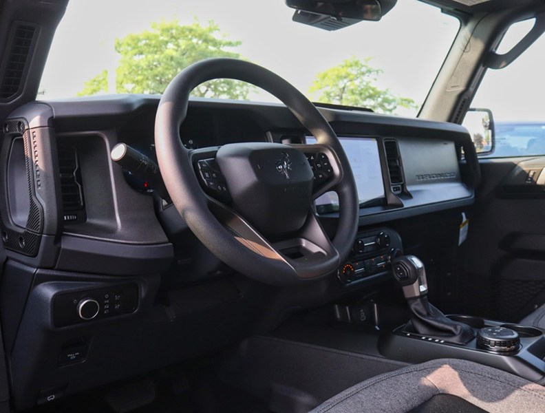 2026 Ford Bronco Base | 4X4 | 2.3L | AUTO | HARD TOP | SD HD LNR