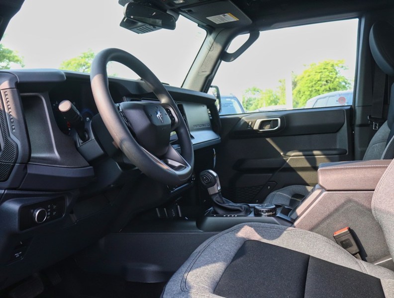 2026 Ford Bronco Base | 4X4 | 2.3L | AUTO | HARD TOP | SD HD LNR