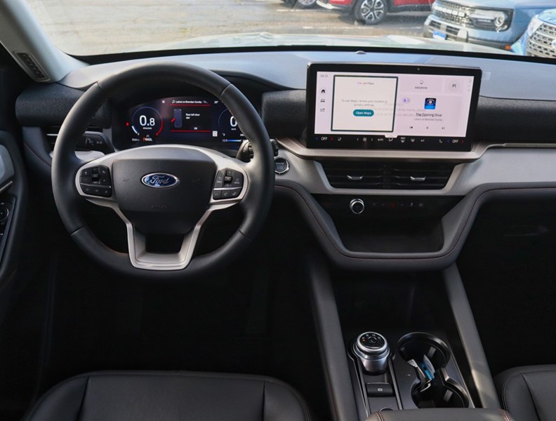 2026 Ford Explorer Active w/200A Pkg 4WD