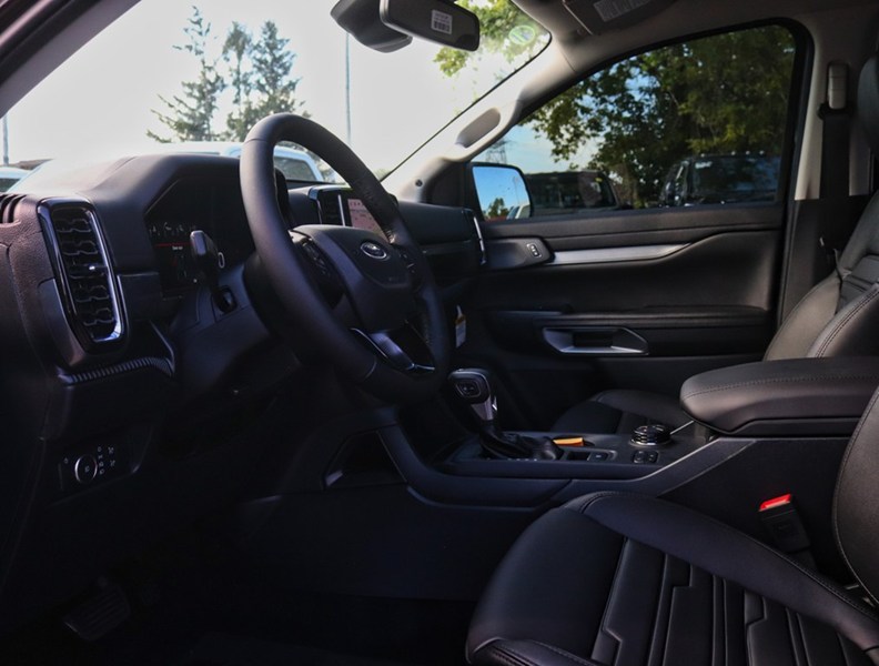2026 Ford Ranger LARIAT | 4X4 | 2.3L | 500A | BLK PK | TOW PKG