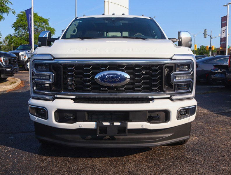 2026 Ford F-350 Platinum 4WD Crew Cab 8' Box