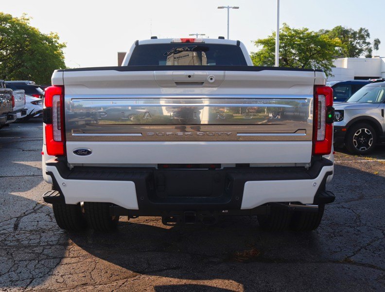 2026 Ford F-350 Platinum 4WD Crew Cab 8' Box