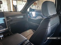 2022 Ford F-150 Lightning LARIAT 4WD SuperCrew 5.5' Box