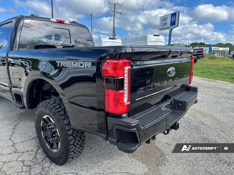 2026 Ford F-350 LARIAT 4WD Crew Cab 6.75' Box