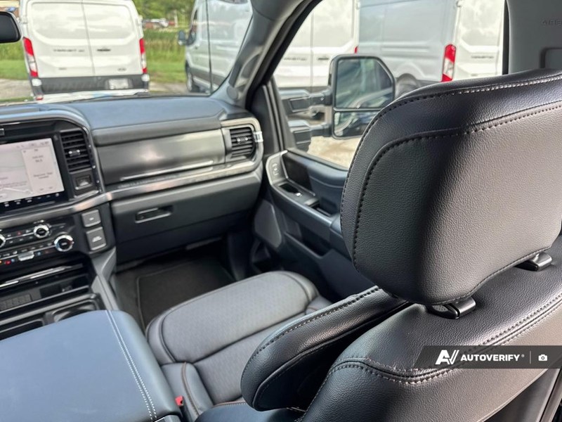 2026 Ford F-350 LARIAT 4WD Crew Cab 6.75' Box
