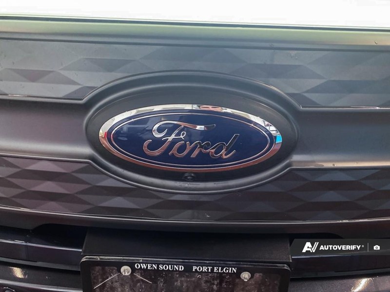 2022 Ford F-150 Lightning LARIAT 4WD SuperCrew 5.5' Box