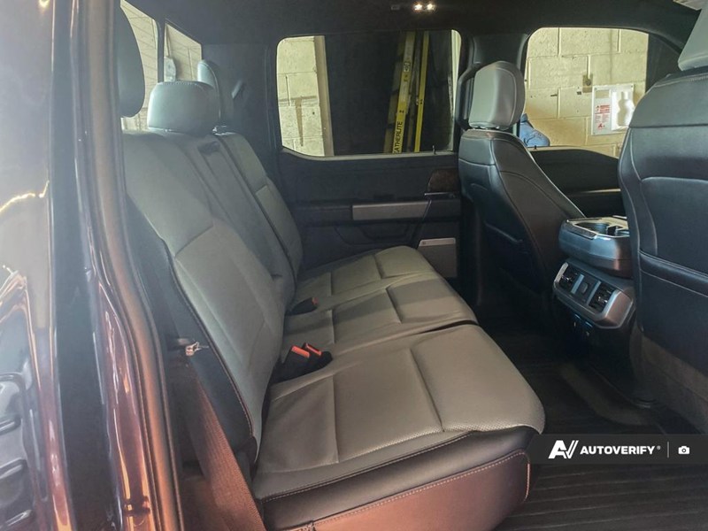 2022 Ford F-150 Lightning LARIAT 4WD SuperCrew 5.5' Box