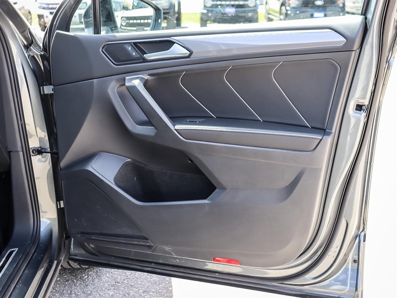 2023 Volkswagen Tiguan Comfortline R-Line Black Edition 4MOTION