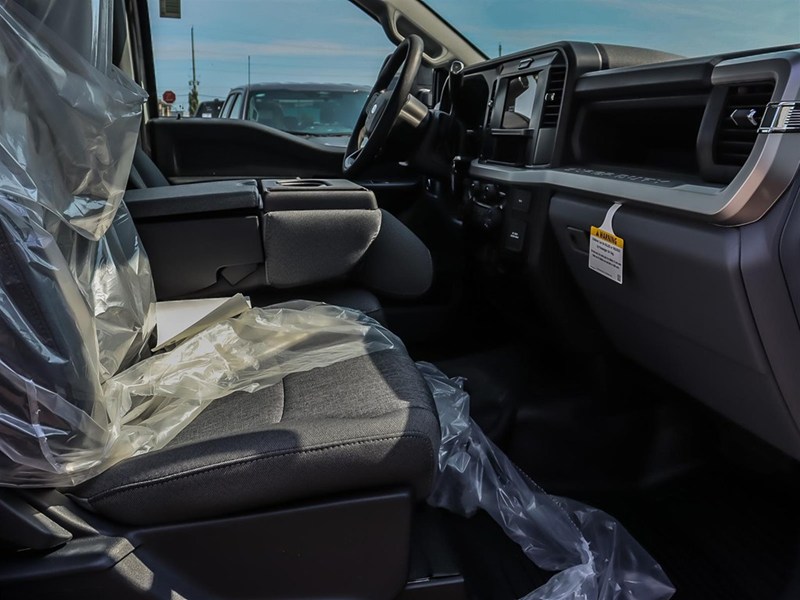 2026 Ford F-250 XL 4WD Reg Cab 8' Box