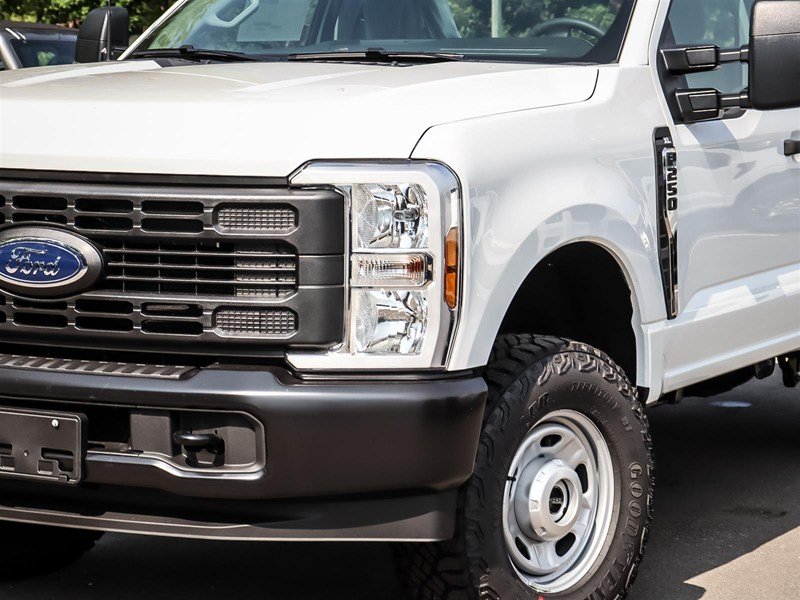 2026 Ford F-250 XL 4WD Reg Cab 8' Box