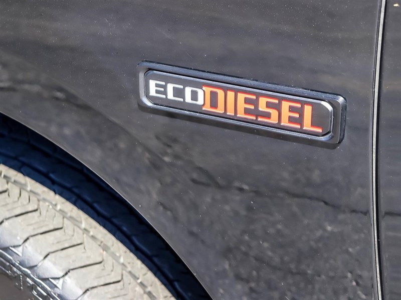 2019 RAM 1500 Classic SLT 4x4 Crew Cab 5'7