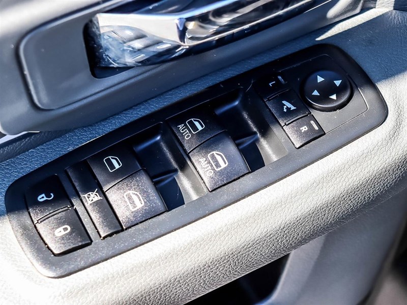 2019 RAM 1500 Classic SLT 4x4 Crew Cab 5'7