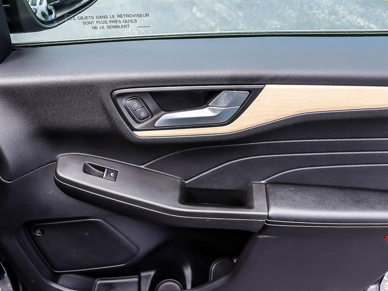 2021 Ford Escape Titanium Hybrid AWD