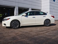 2017 Nissan Altima 4dr Sdn I4 CVT 2.5 SL