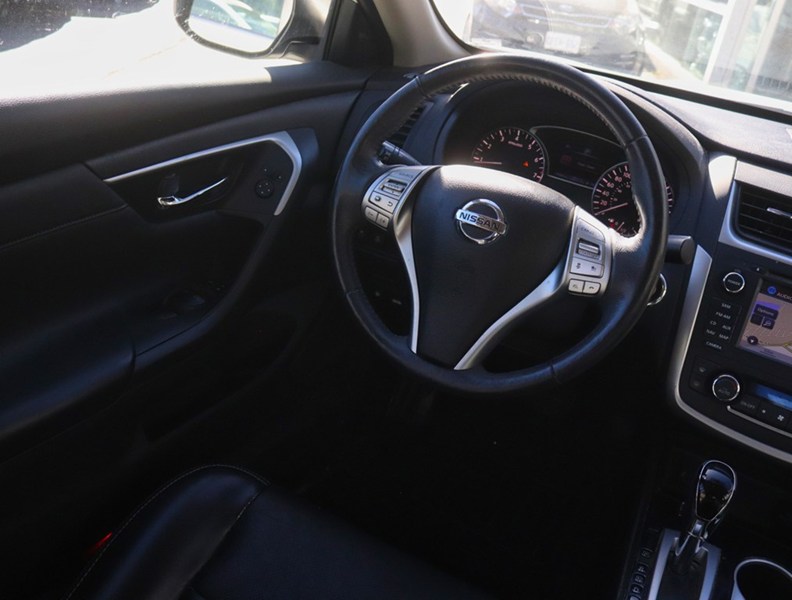 2017 Nissan Altima 4dr Sdn I4 CVT 2.5 SL
