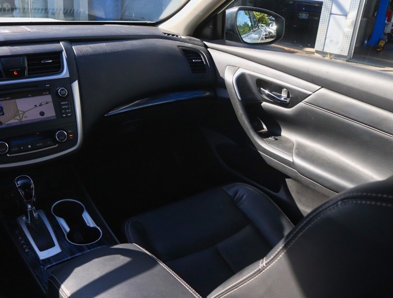 2017 Nissan Altima 4dr Sdn I4 CVT 2.5 SL